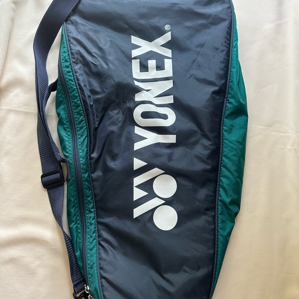 Yonex R-7 Tennis Racket with cover and bag
Graphite composite - Picture 2 of 16